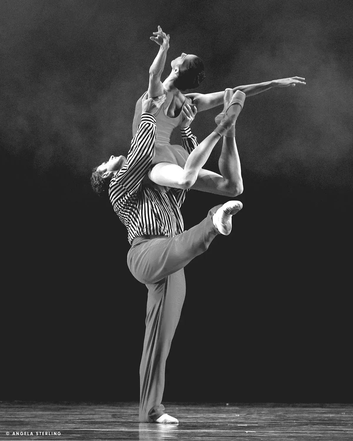 Jordan Samuel Skin - Lila Engel